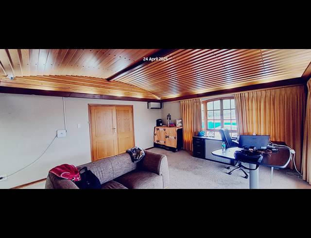 5 BEDROOM FREESTANDING FOR SALE IN FERNCLIFFE